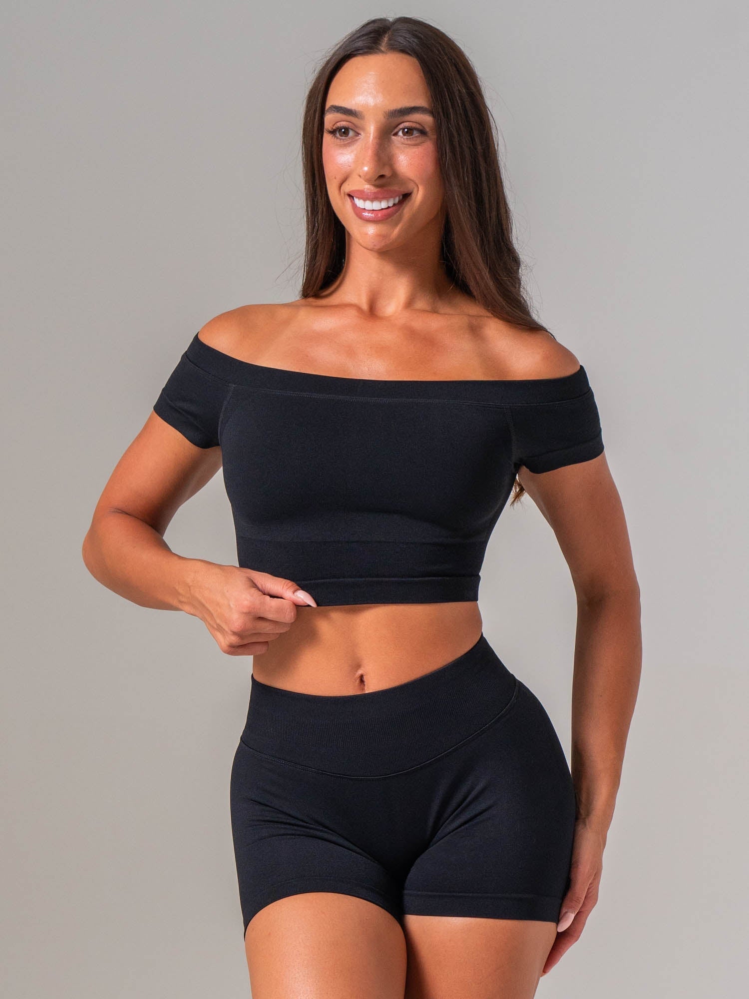 美品　RYDERWEAR トレーニングシューズ 青 41 ウエイトリフティング Boost Off The Shoulder Crop - Black - Ryderwear