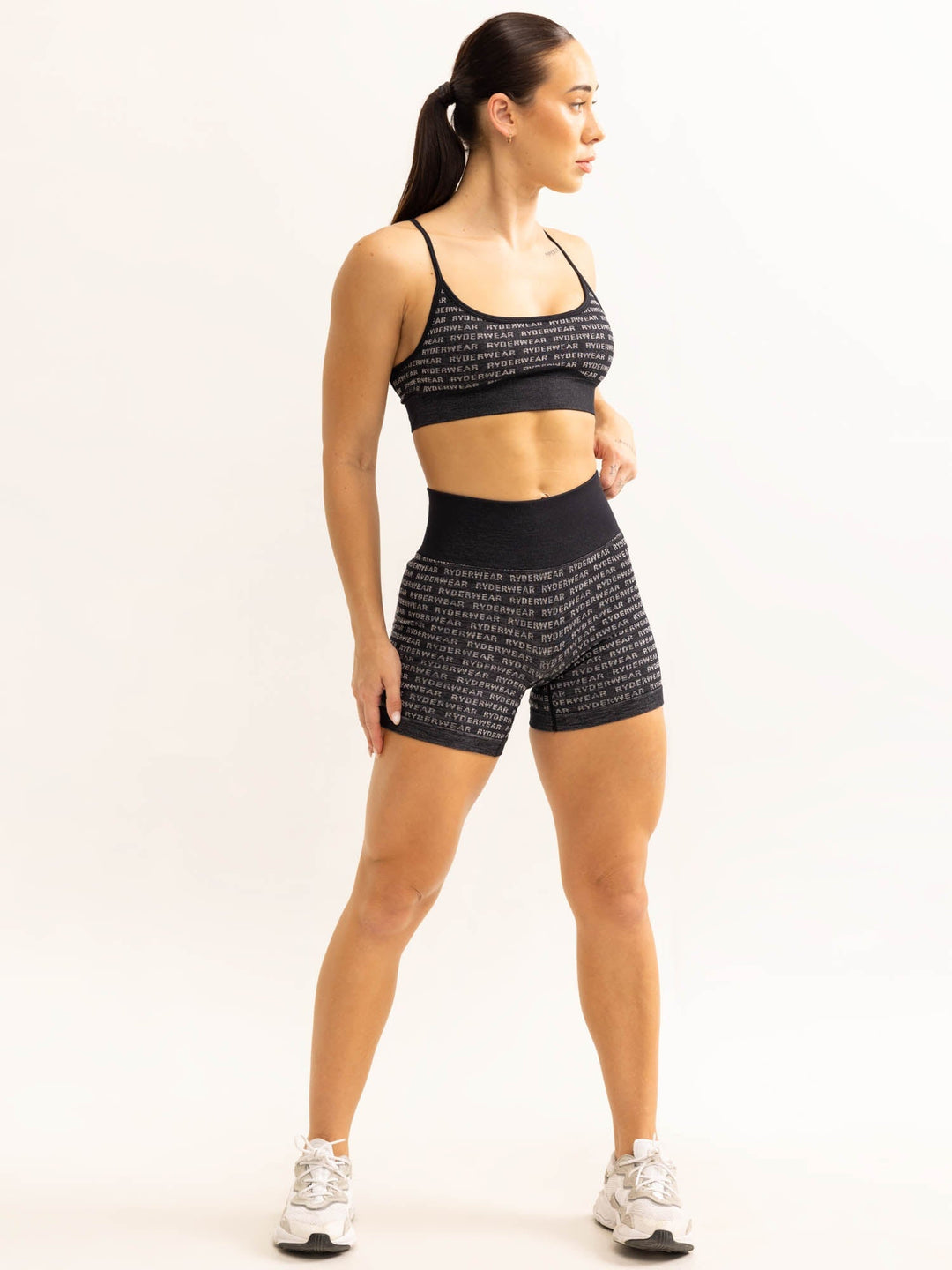 Logo Lux Seamless Sports Bra - Black Clothing Ryderwear 