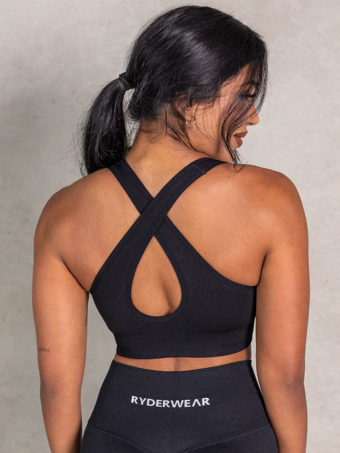 NRG Seamless Scoop Neck Sports Bra - Black Clothing Ryderwear 