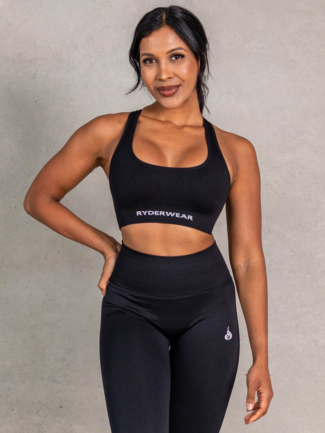 NRG Seamless Scoop Neck Sports Bra Black Ryderwear