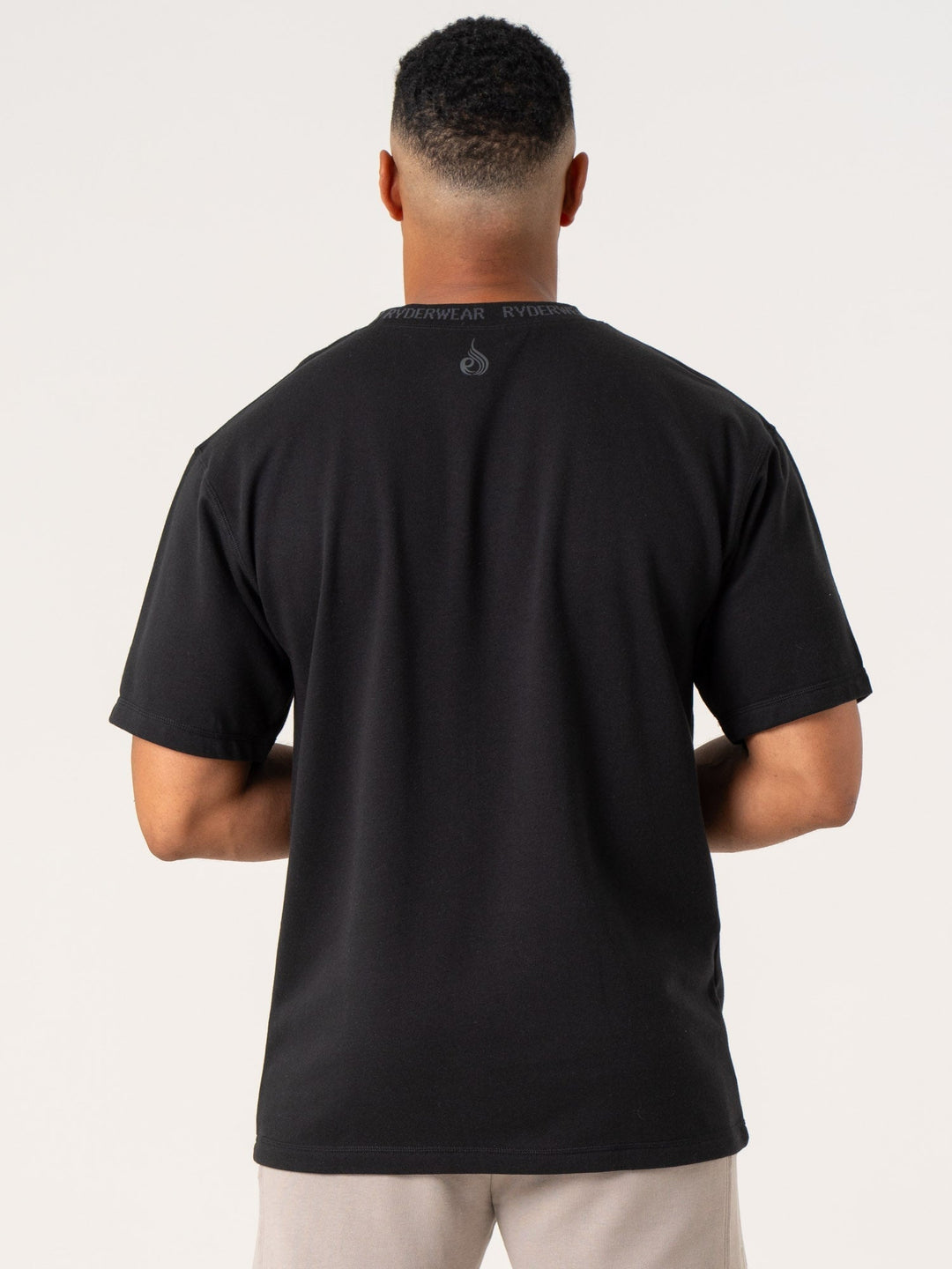Pursuit Fleece T-Shirt - Black Clothing Ryderwear 