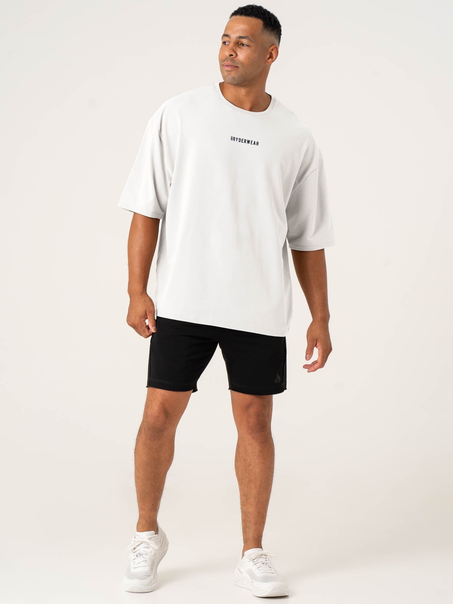 Pursuit Oversized Fleece T-Shirt - White - Ryderwear