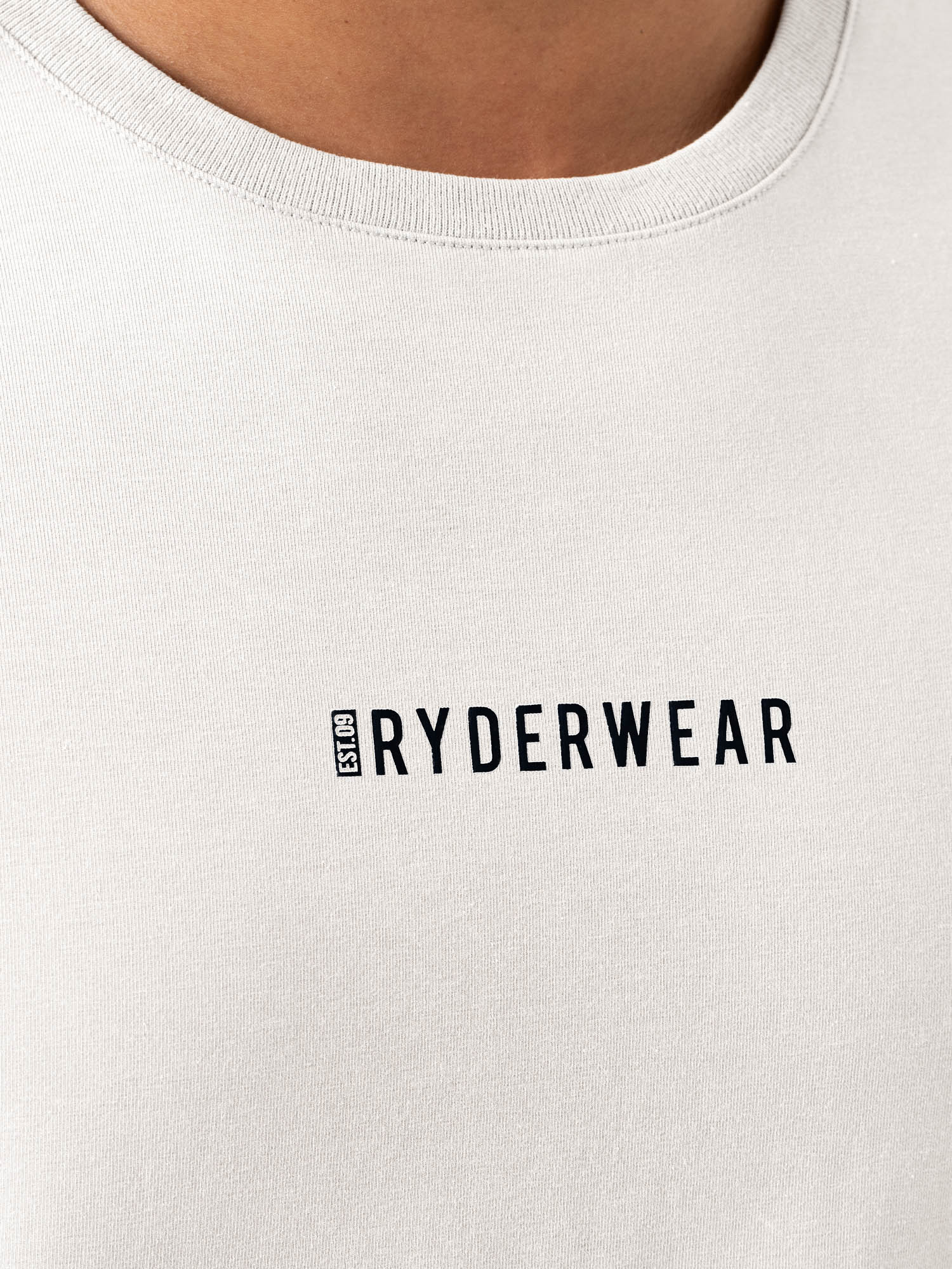 Pursuit Oversized Fleece T-Shirt - White - Ryderwear