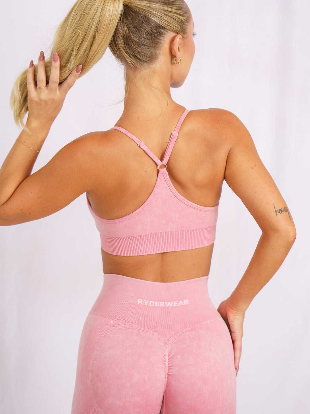 Stonewash Seamless Sports Bra - Coral Stonewash Clothing Ryderwear 