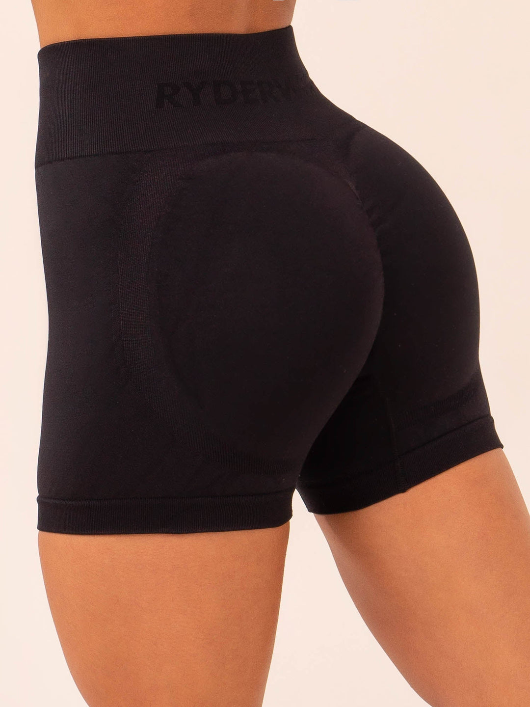 Lift Scrunch Seamless Shorts - Black - Ryderwear