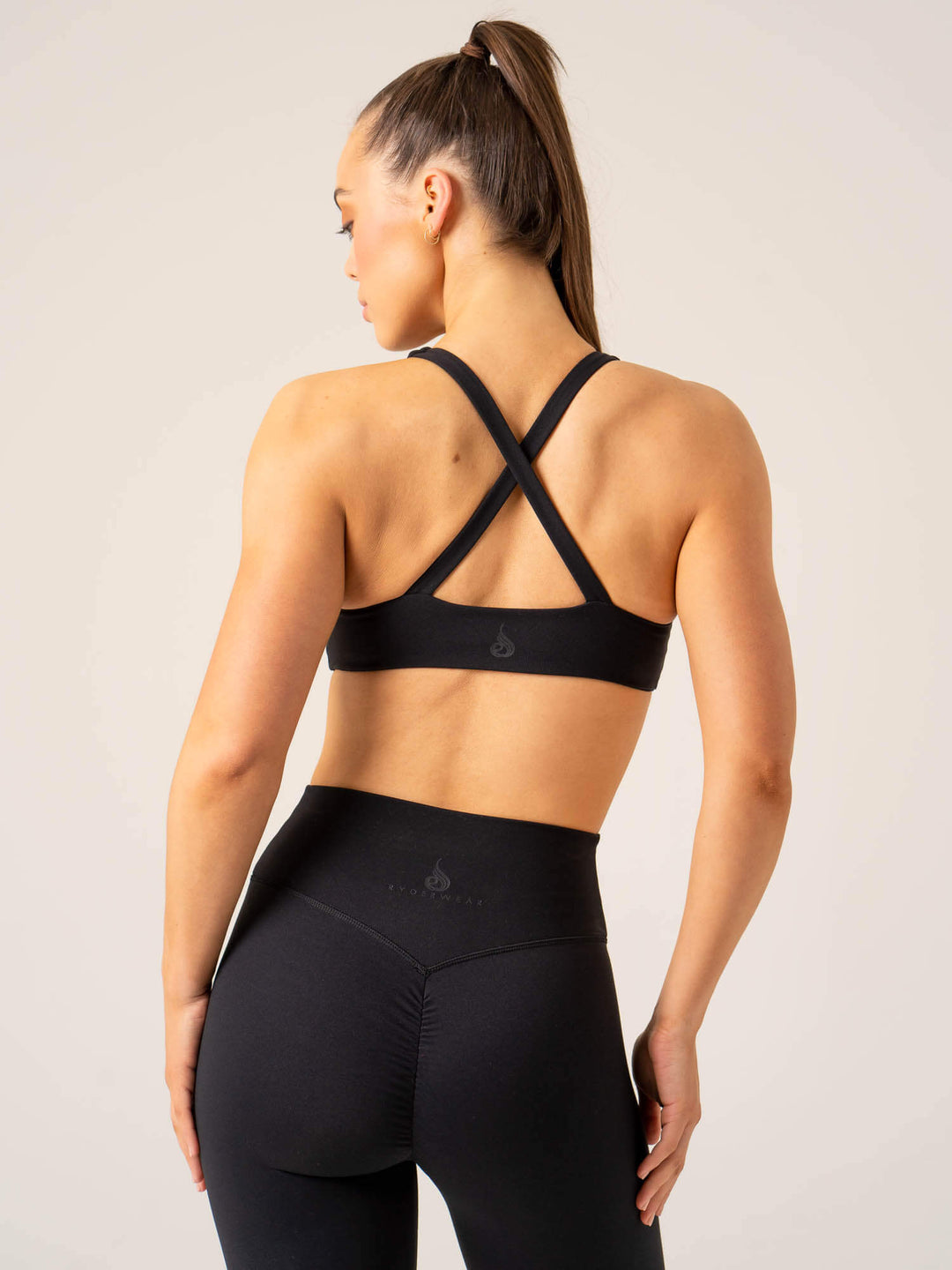 Momentum Twist Sports Bra - Black Clothing Ryderwear 