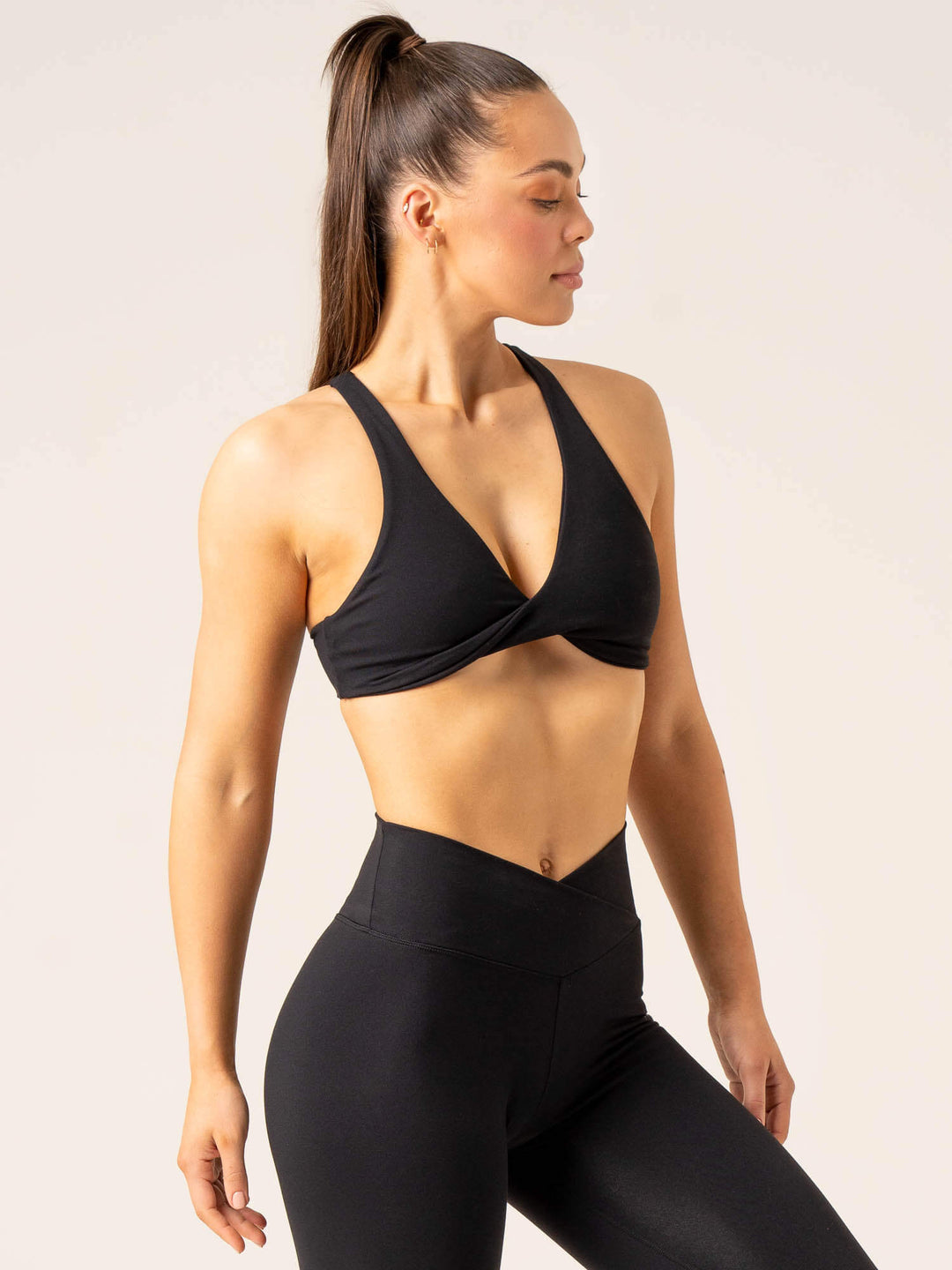 Momentum Twist Sports Bra - Black Clothing Ryderwear 